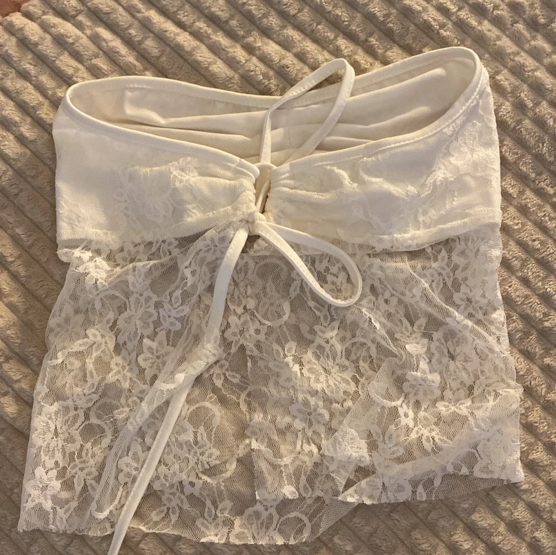 Vit spets bandeau tubtopp med knyt - 1