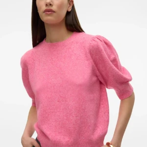 Tröja från Vero Moda!  - En fin tröja! Inga defekter eller fläckar, det enda är att den är lite nopprig. Köparen står för frakten! 