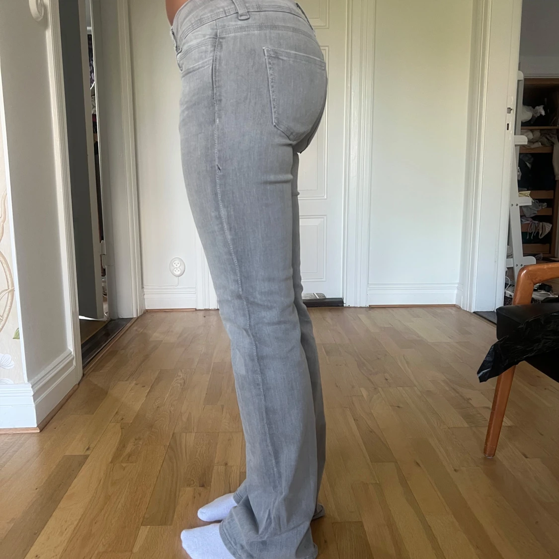 Grå bootcut jeans med låg midja - 2