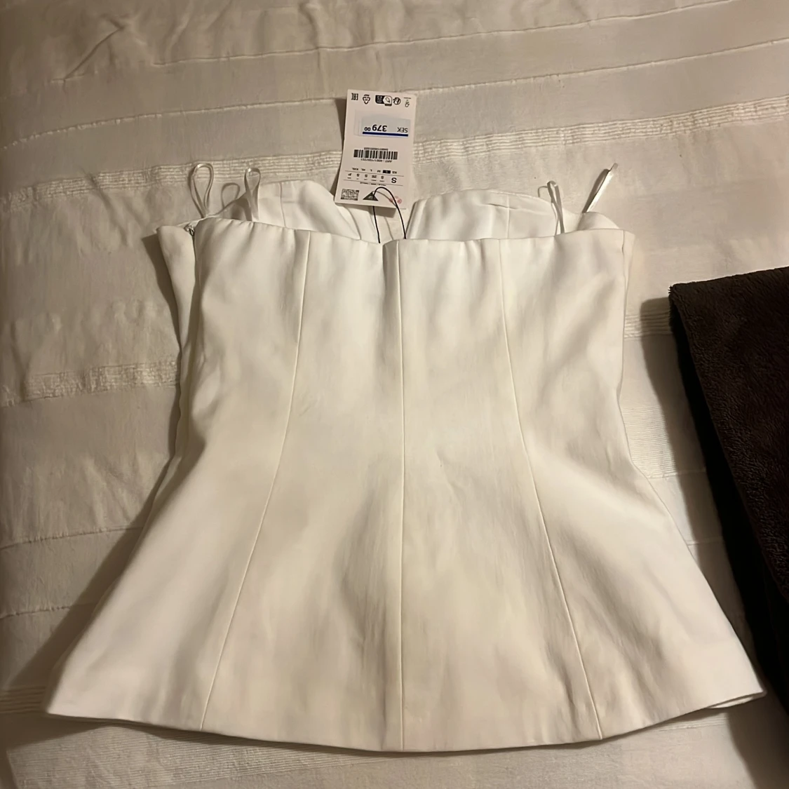 Vit topp från Zara med prislappen kvar  - 1