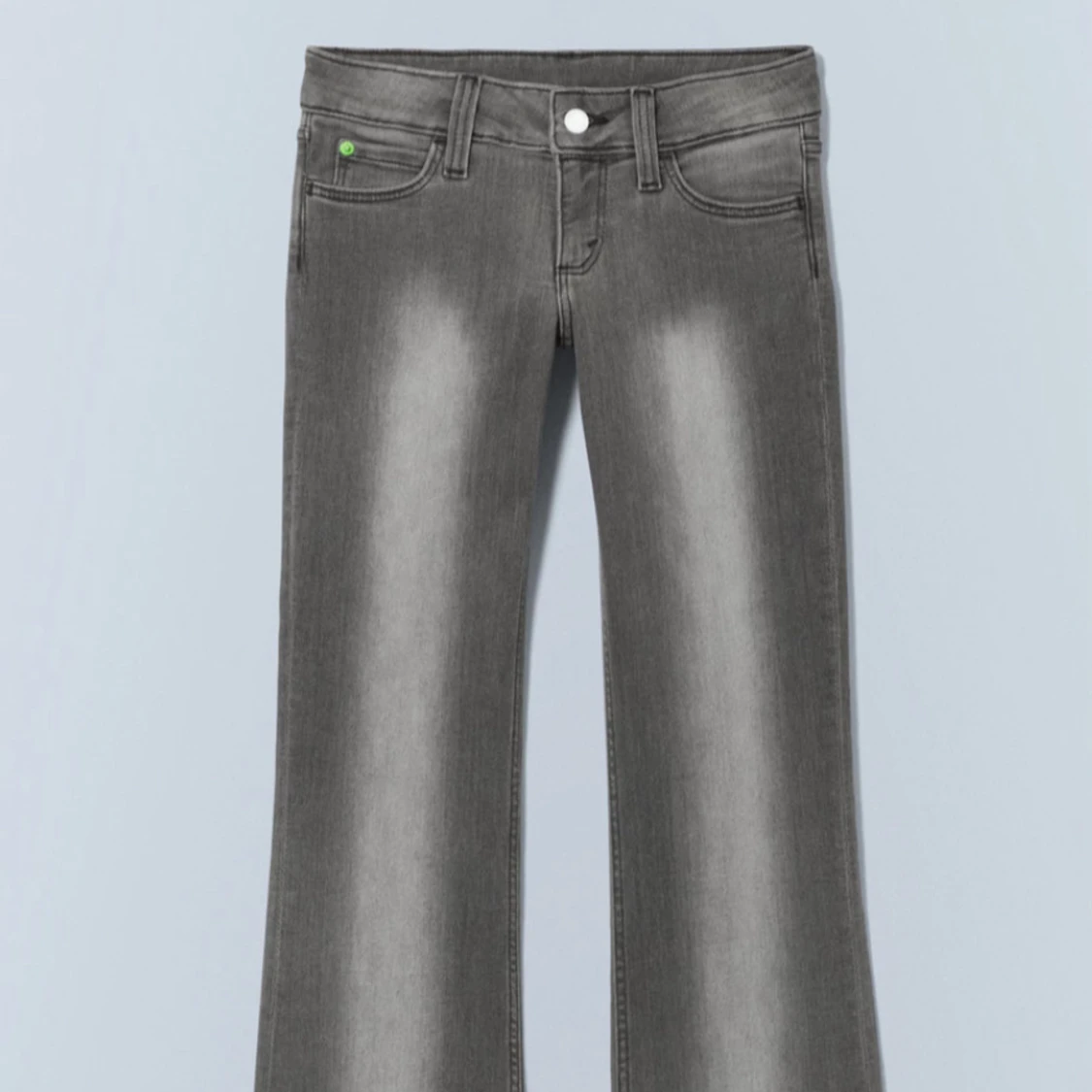 Grå bootcut jeans med slitningar - 1