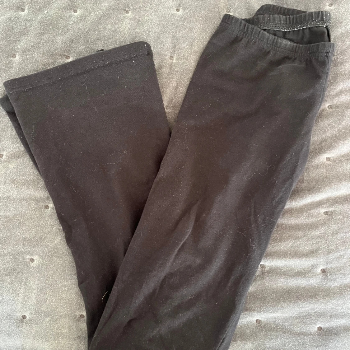 Svarta bootcut byxor Brandy Melville