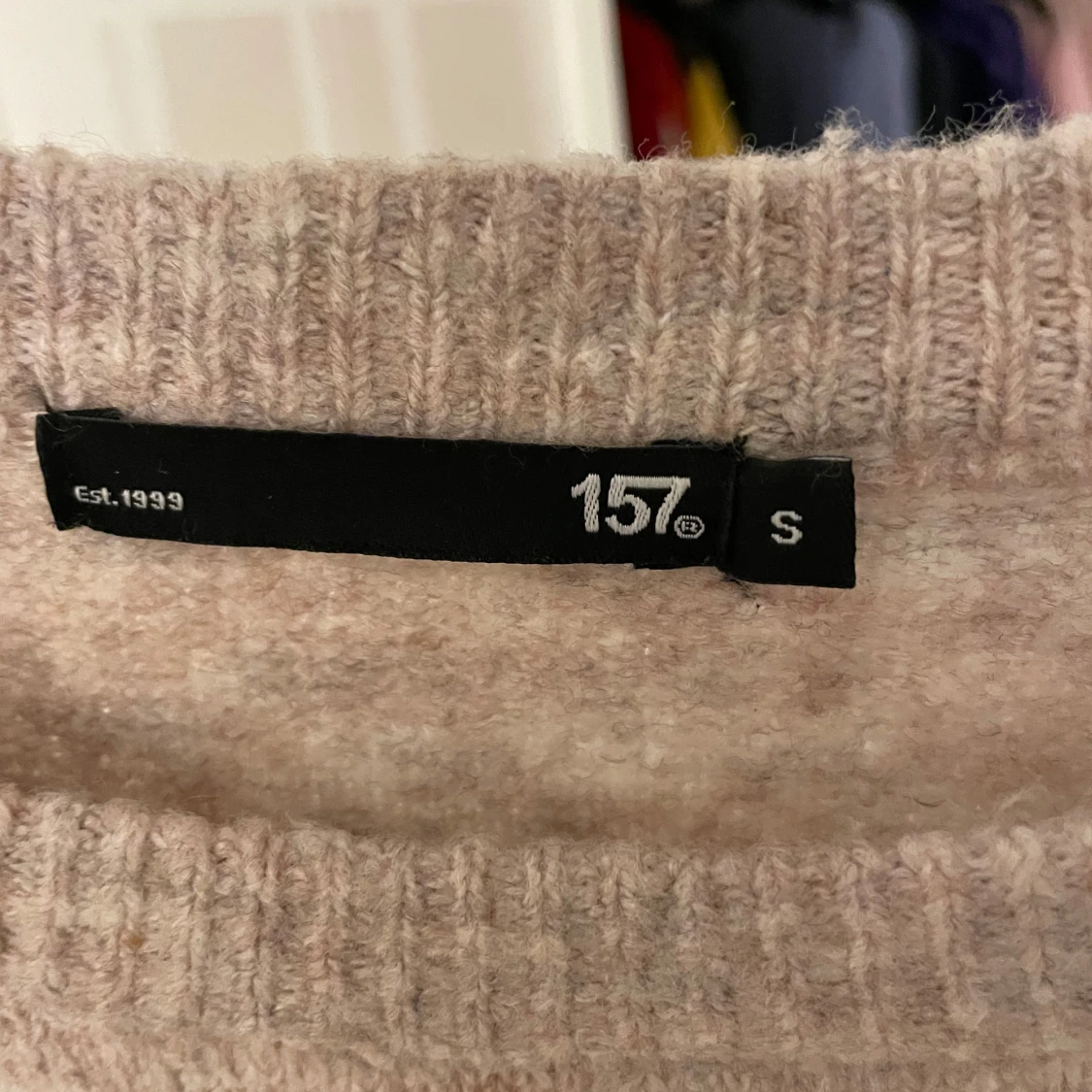 Beige stickad tröja från 157 - 2