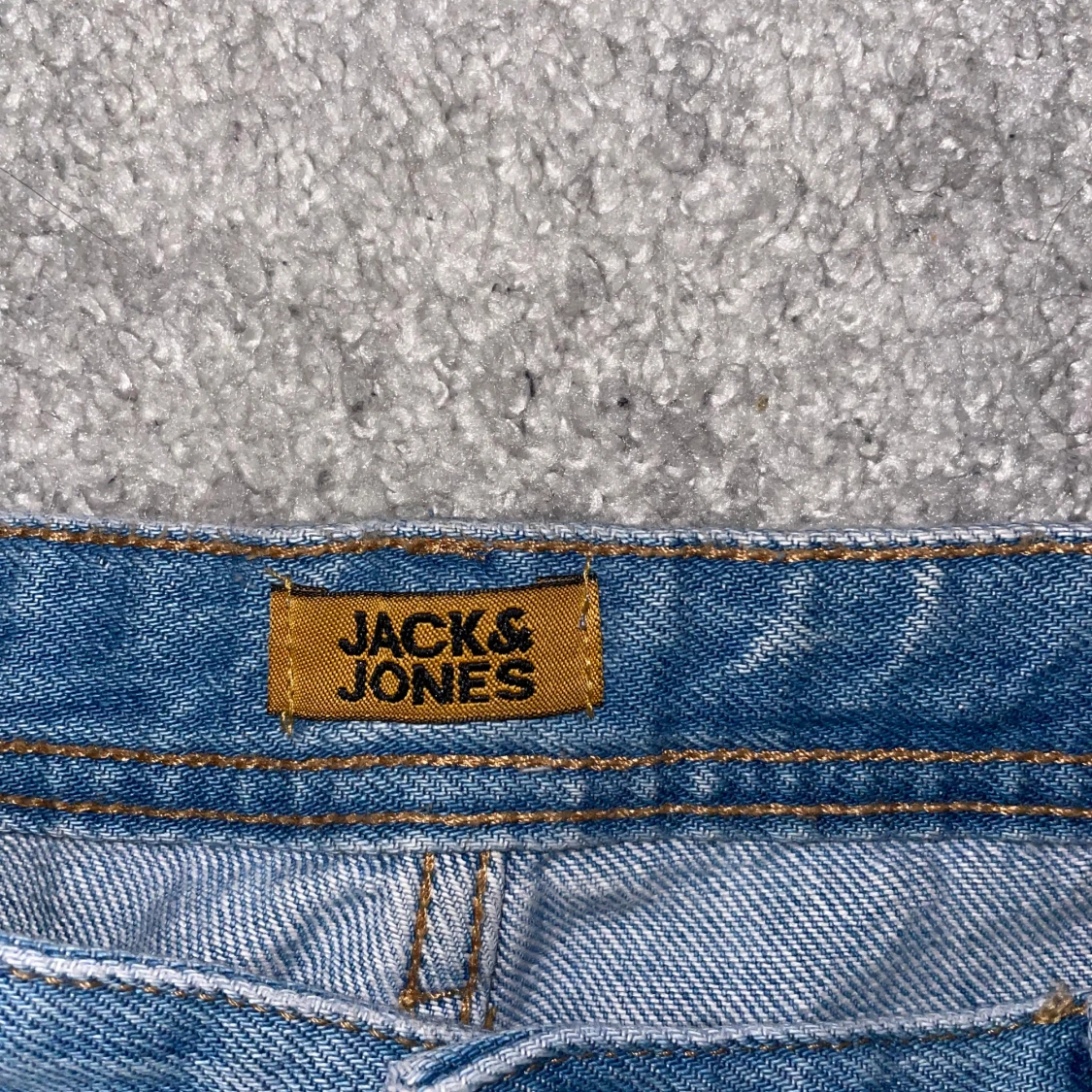 Ljusblåa Jack & Jones jeans - 1