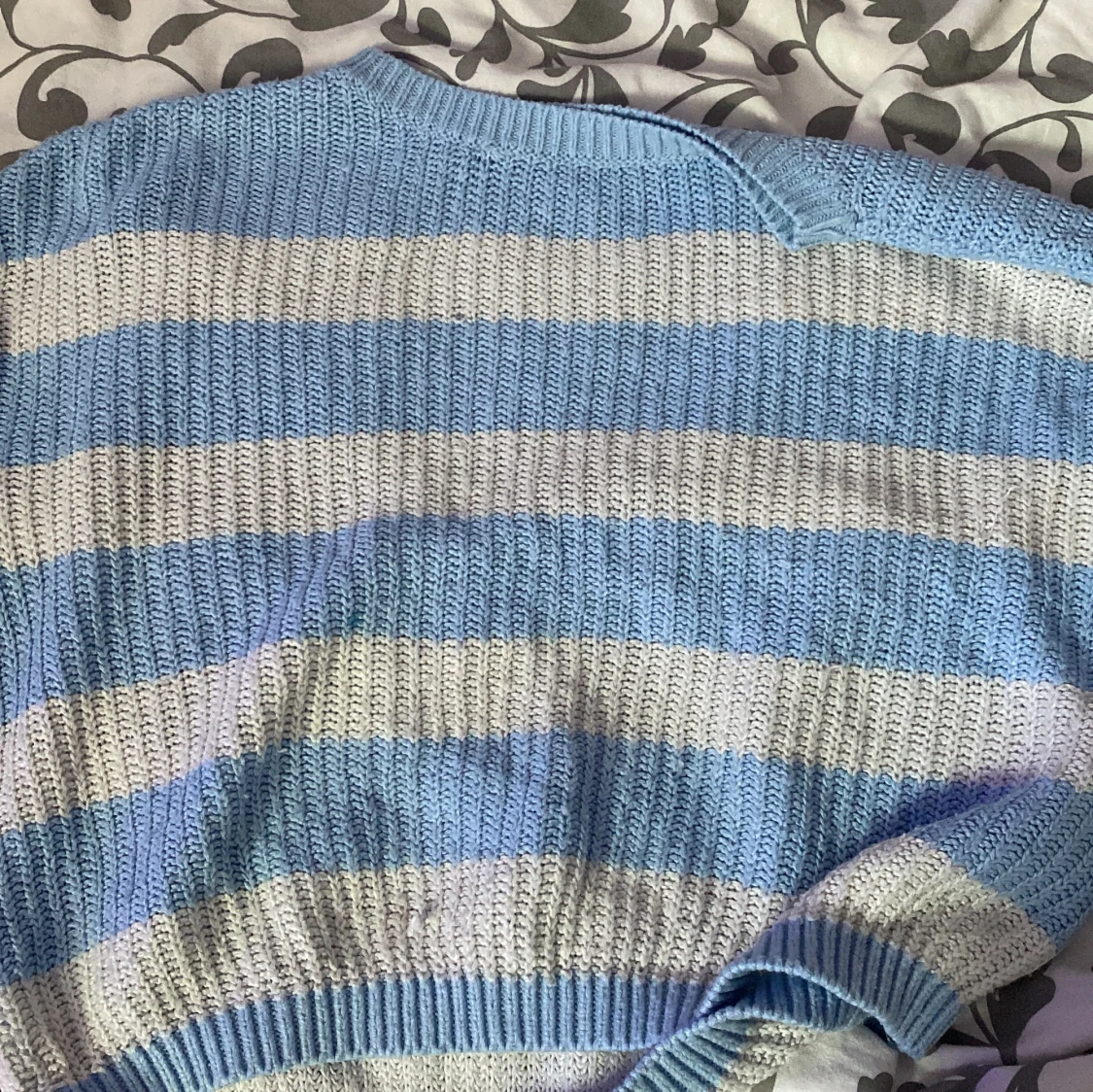 Blåvit randig stickad tröja från ONLY - 3