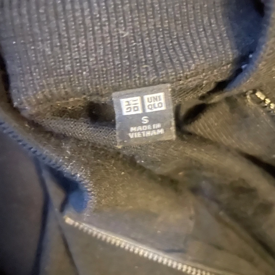 Svart halvzip-tröja från Uniqlo i ull - 2
