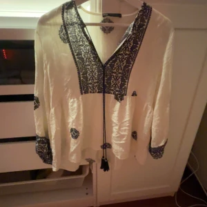 Blus  - Jättefin, använd väldigt få gånger 