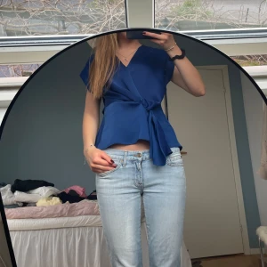 Satinblus - Omlottblus i satin från zara i så snygg färg💕