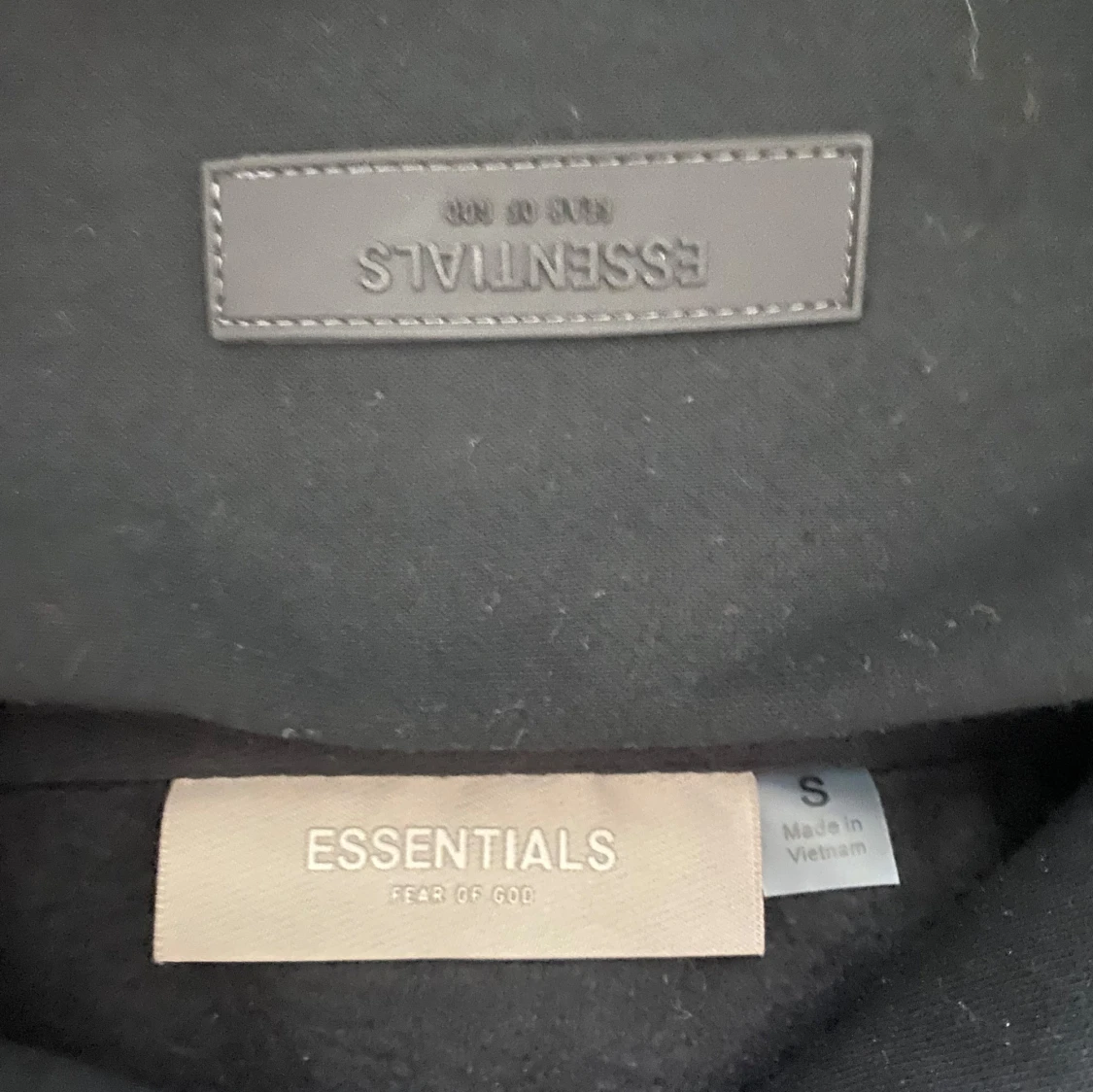 Svart Essentials Fear of God hoodie - 2