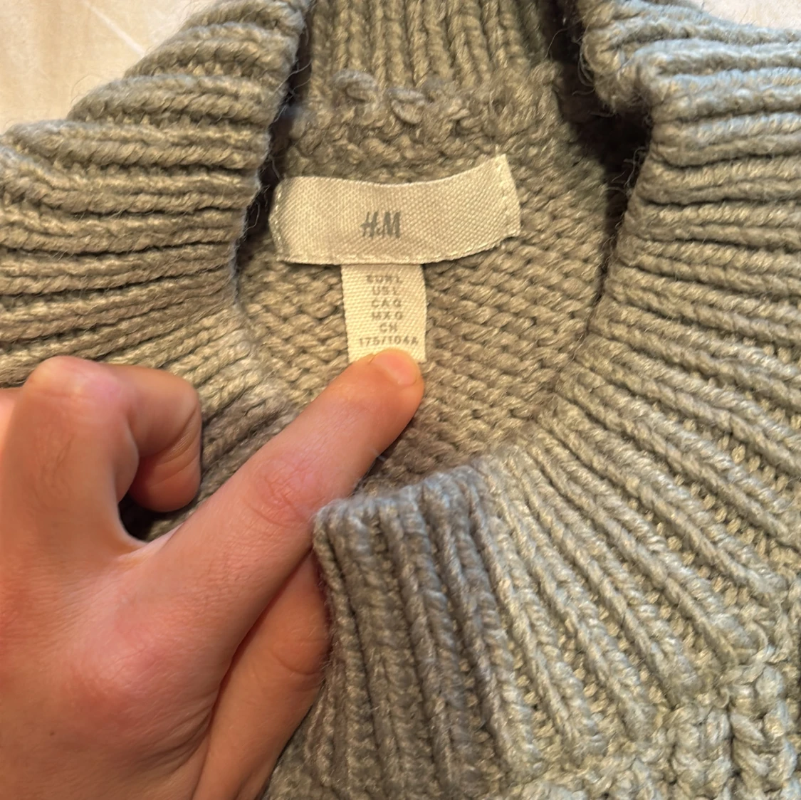 Grå stickad tröja från H&M - 1