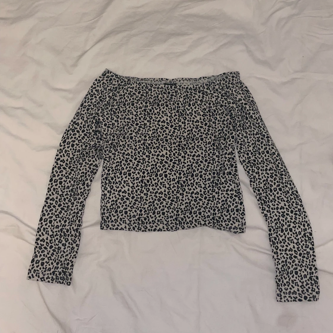 Leopardmönstrad offshoulder topp