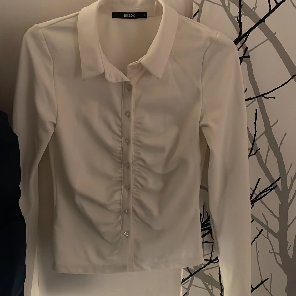 Snygg vitt topp från bikbok