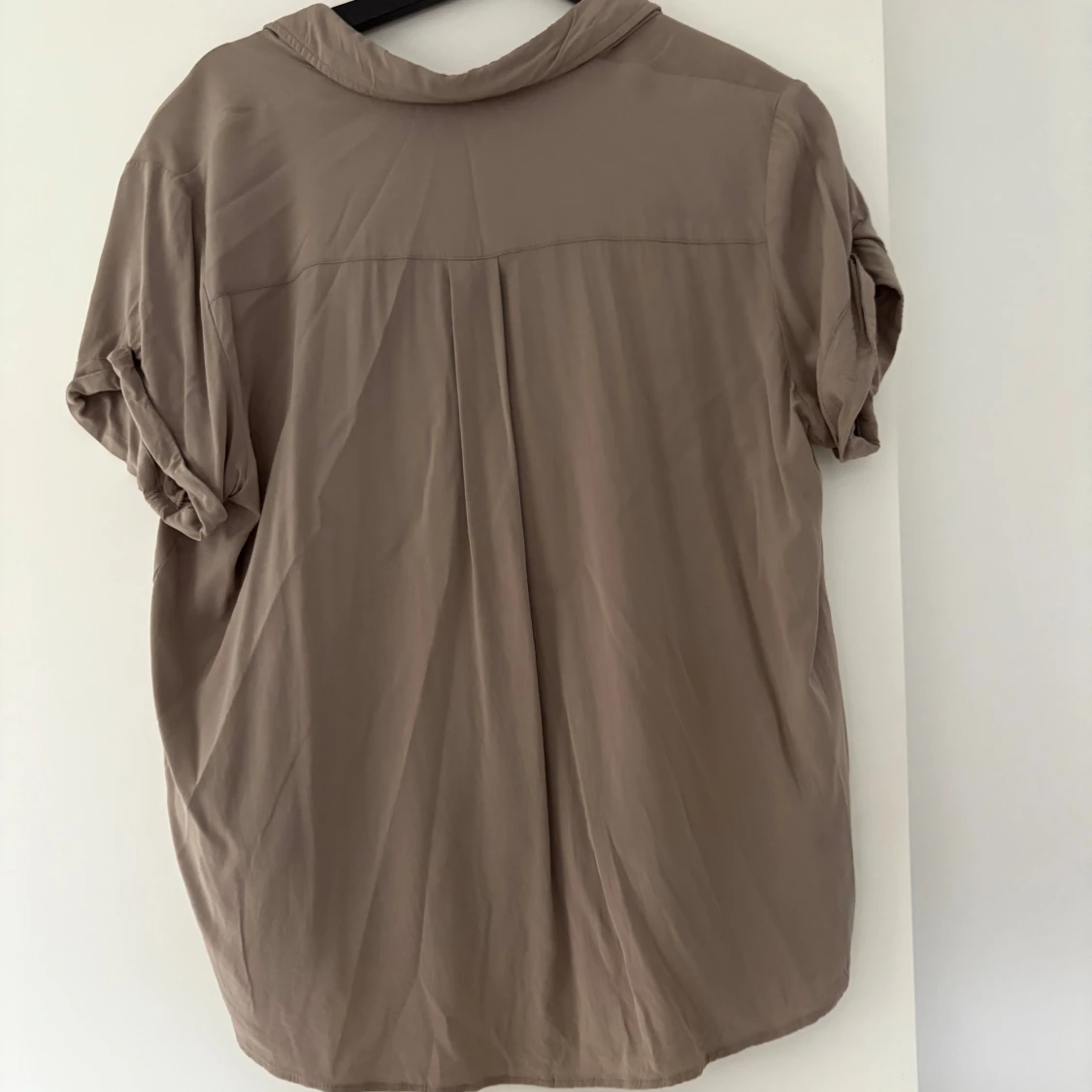 Brun kortärmad skjorta från Samsøe Samsøe - 3