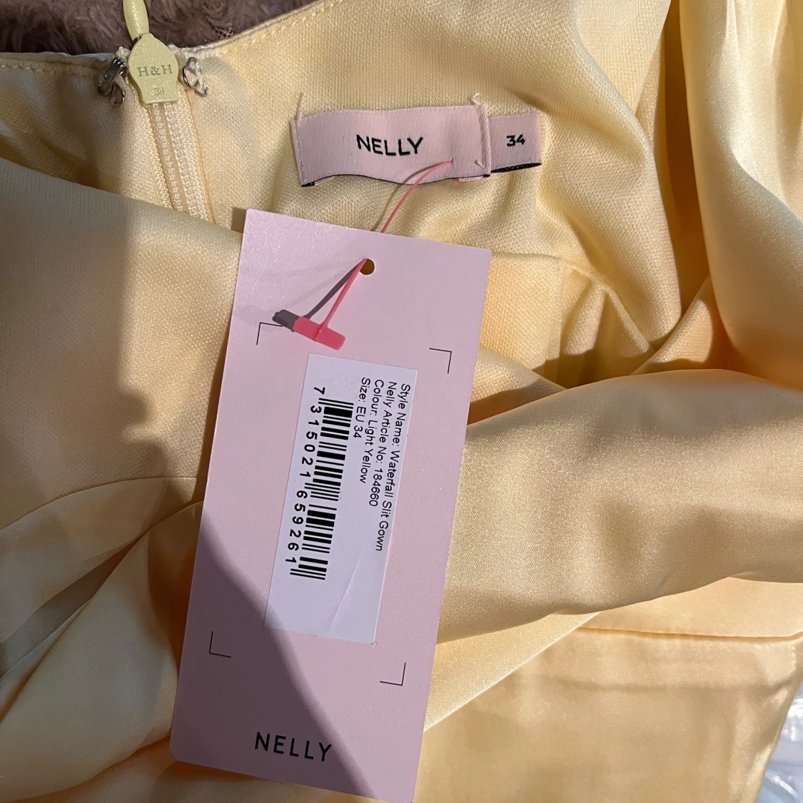 Splitterny gul balklänning💛 - 2