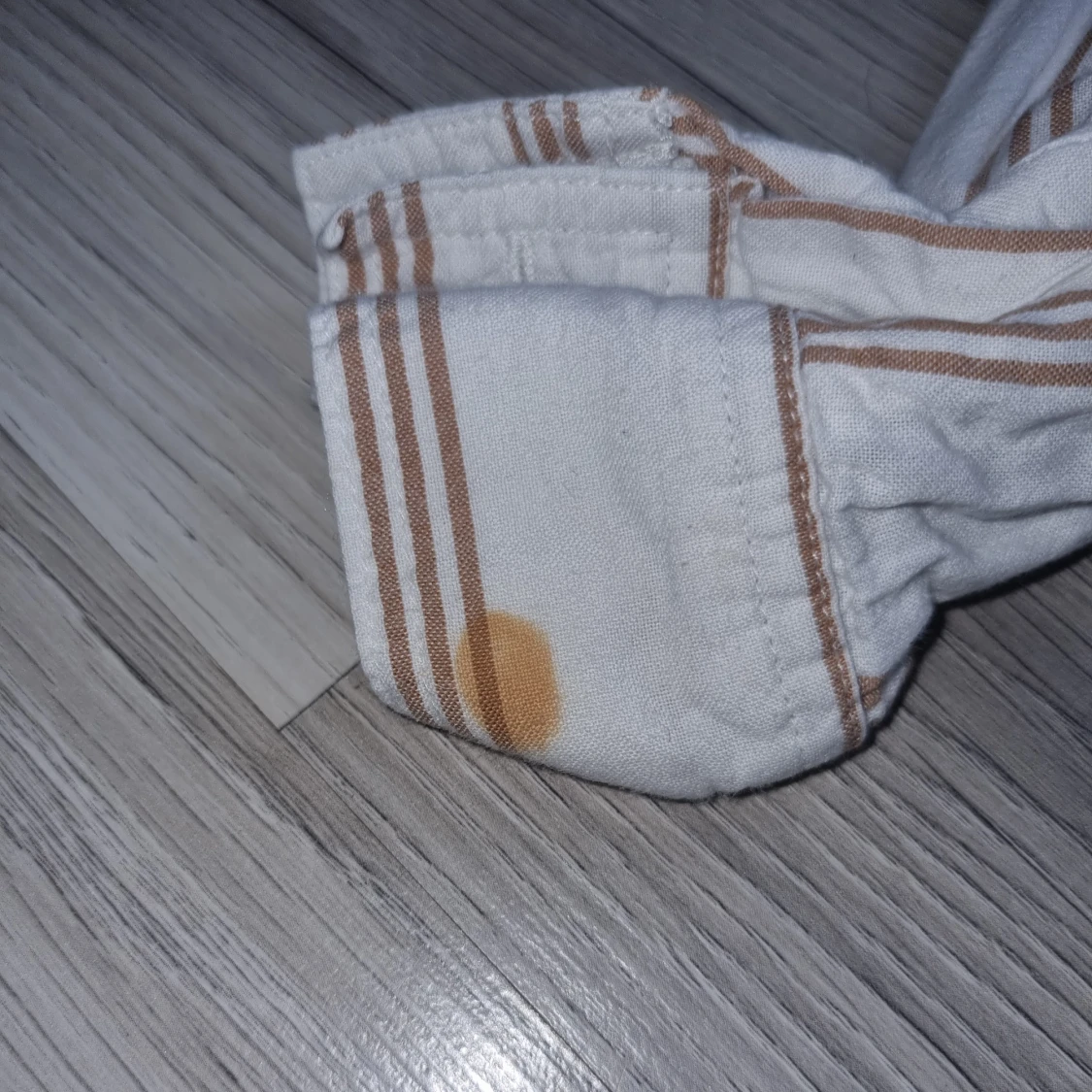 Vit och beige randig skjorta från Bik Bok - 3