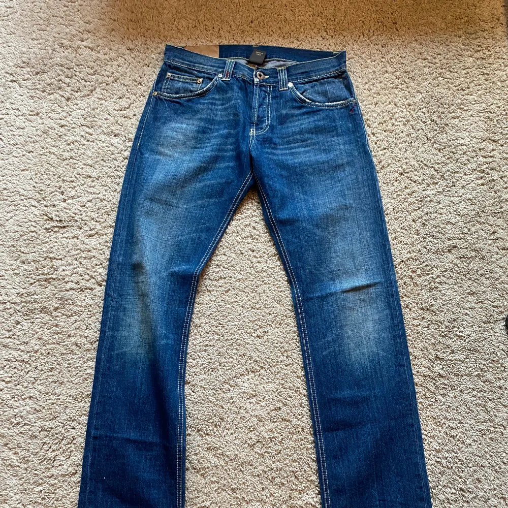 Dondup | storlek 31 - bra skick - nypris 3000kr, mitt pris 399kr. Farkut & Housut.