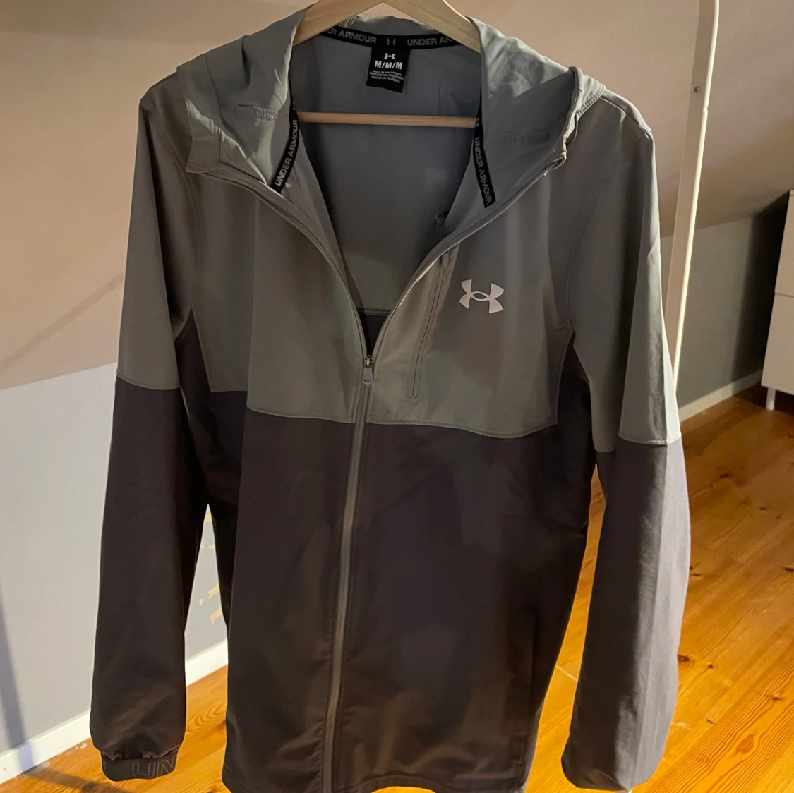 Under armour windbreaker 