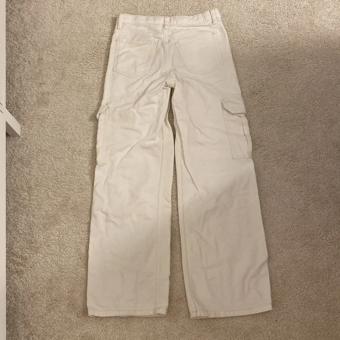 Beiga cargopants med raka ben - 1