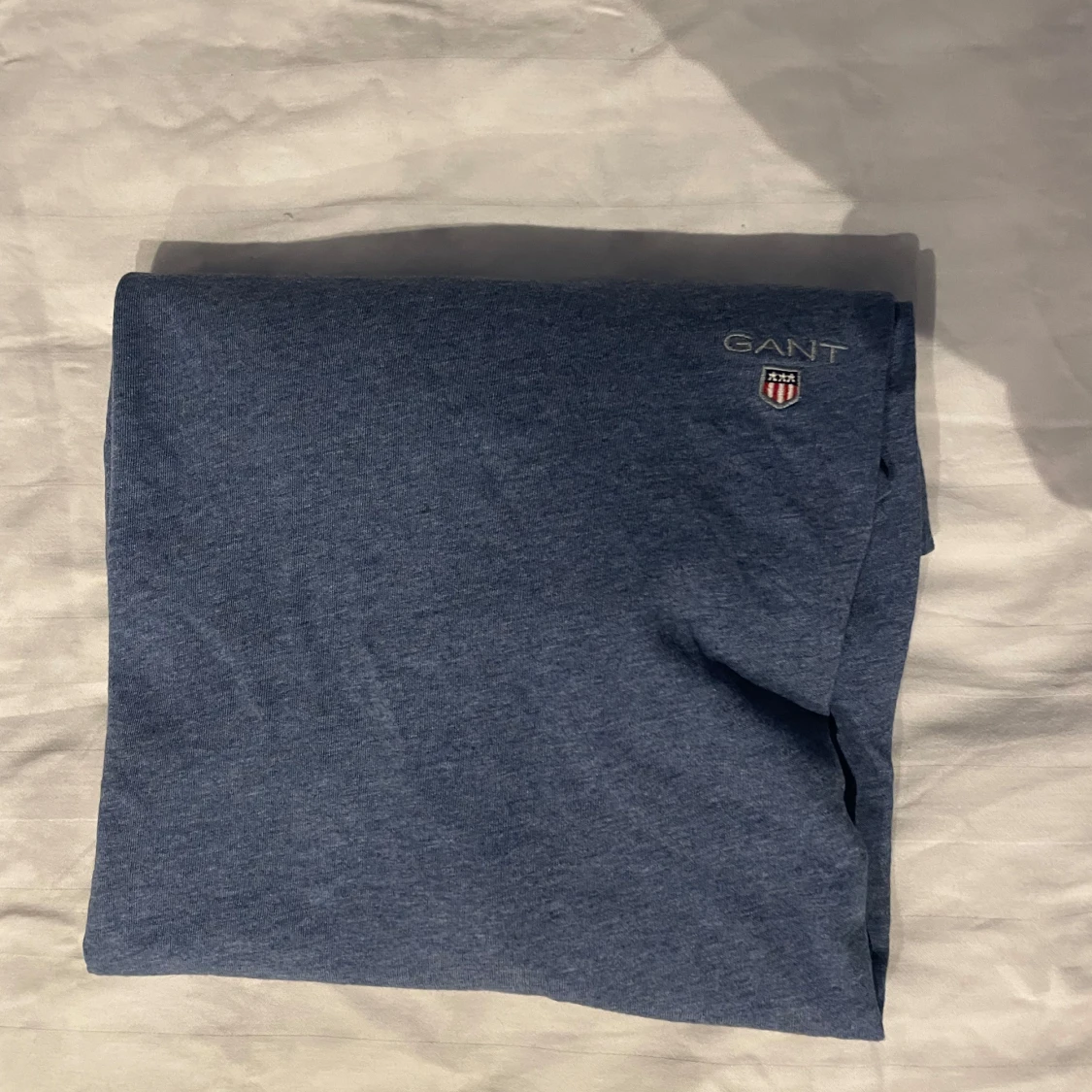 Blå t-shirt från GANT - 1