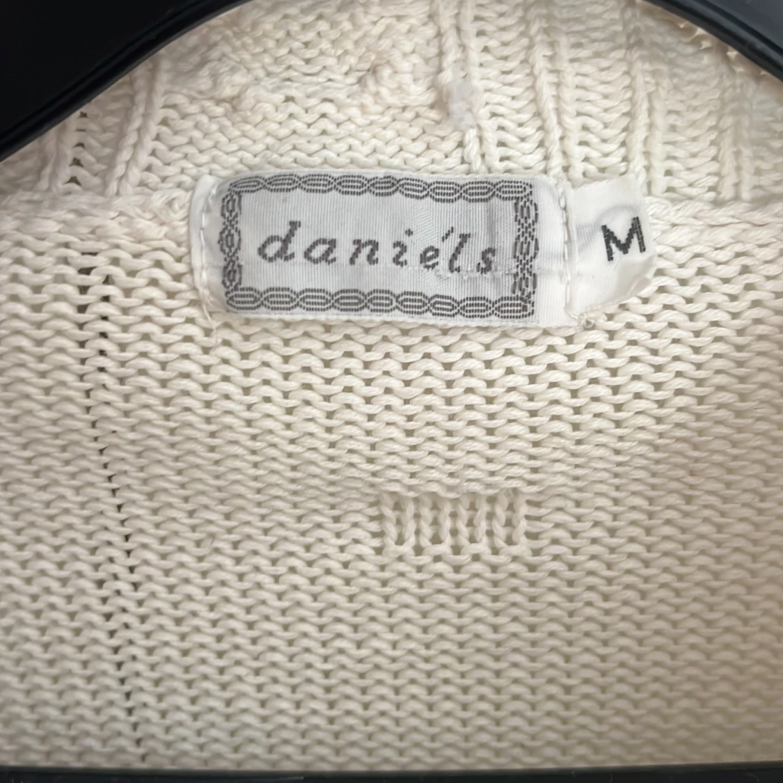 Vit stickad tröja med halvpolo, Daniels - 1