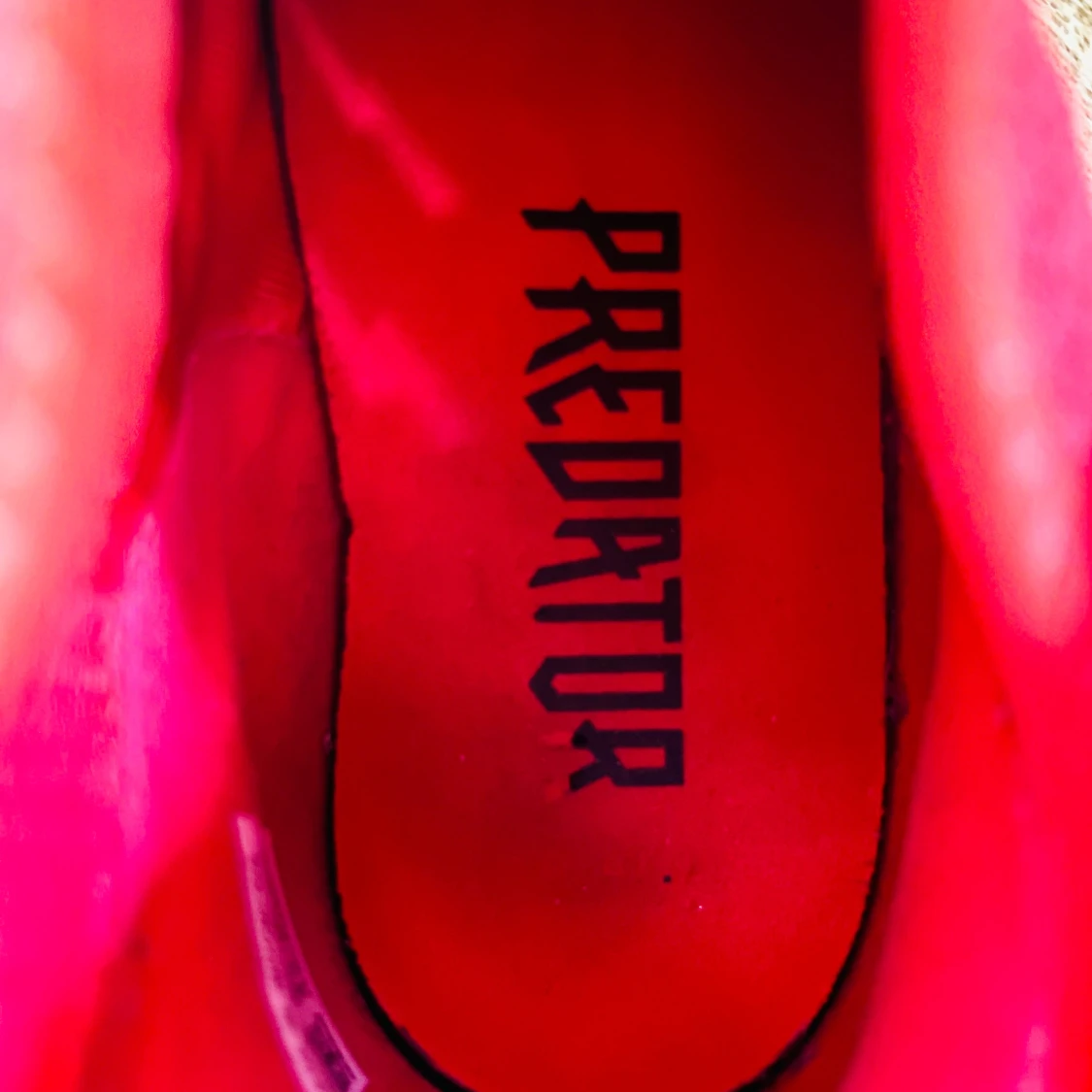 Röda Adidas Predator fotbollsskor - 4