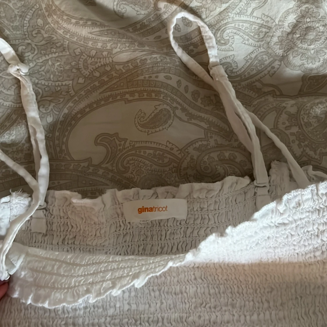 Vit kort sommarklänning Gina Tricot - 1