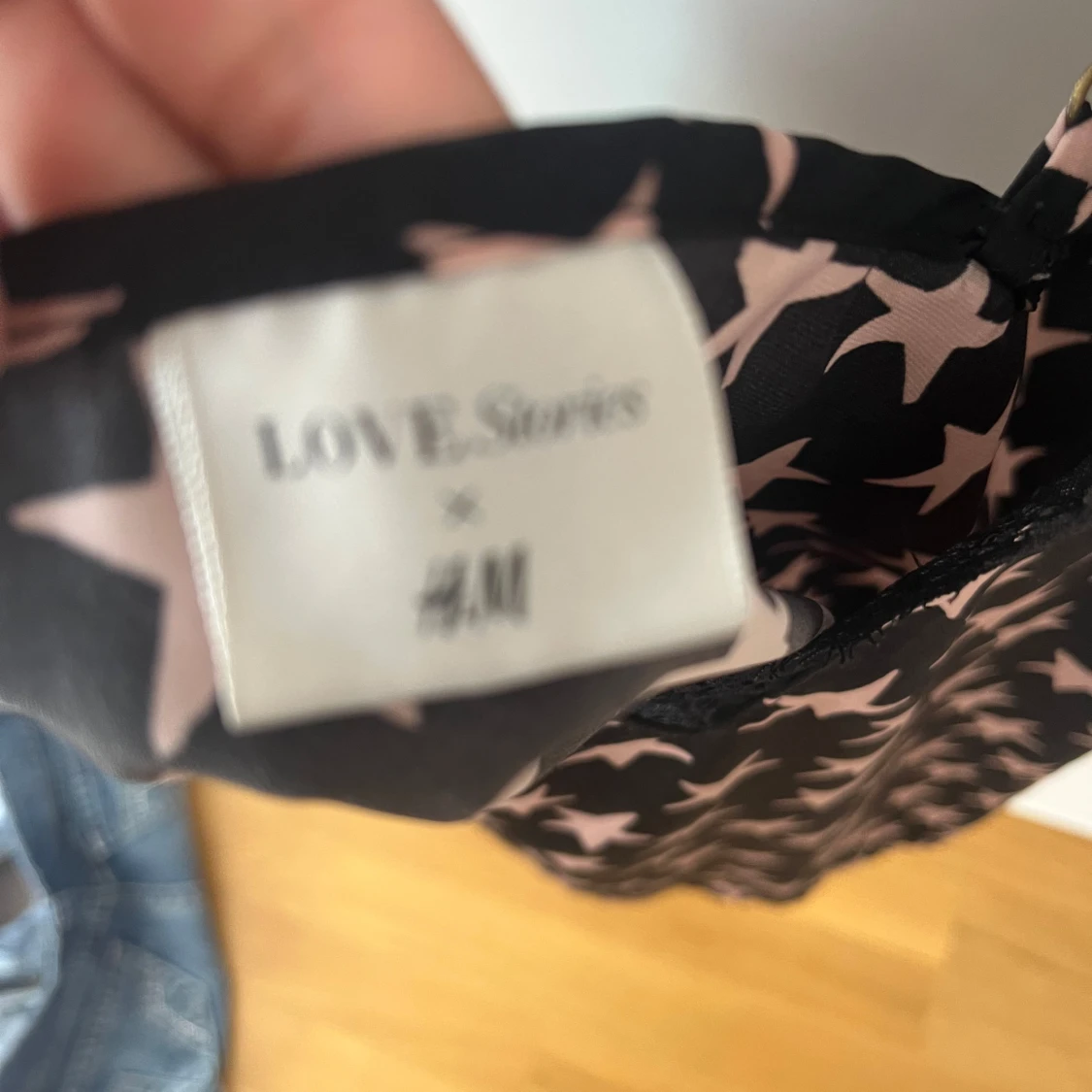 Stjärnmönstrad linnetopp H&M x Love Stories - 1