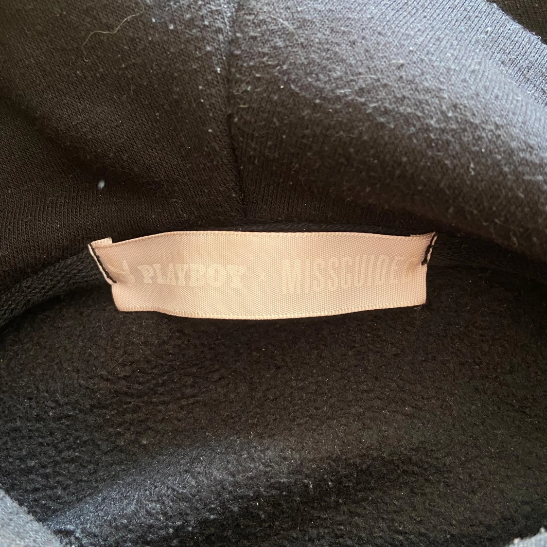 Svart Playboy hoodie från Missguided - 3
