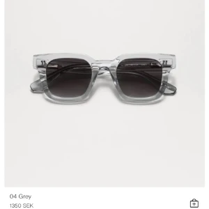Chimi solglasögon  - I princip helt nya jättesnygga chimis i modellen ”005” grå/blå genomskinlig färg😍😍😍