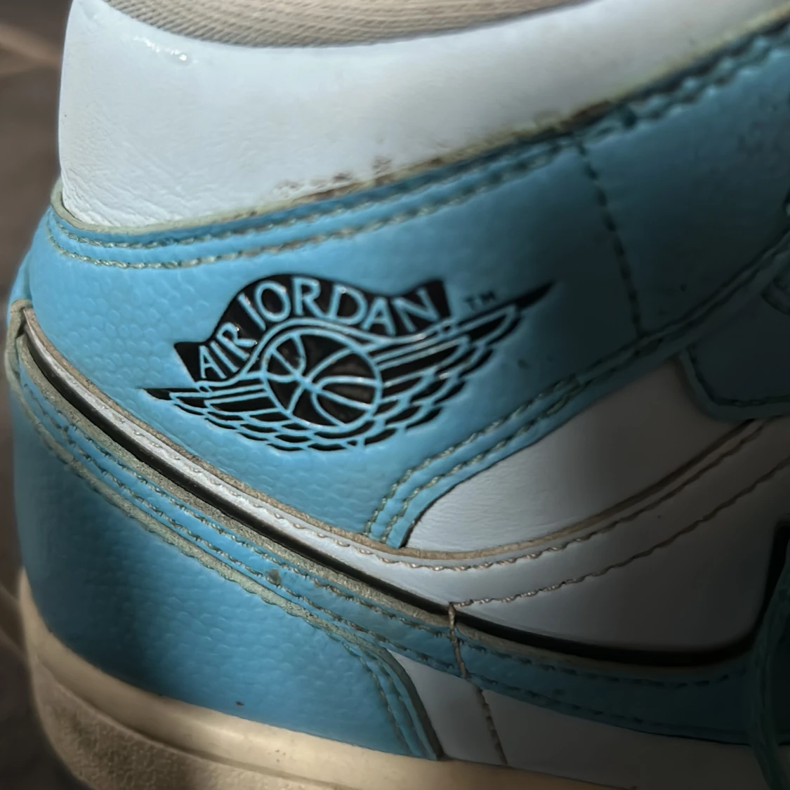 Nike Air Jordan 1 blå och vita sneakers - 2