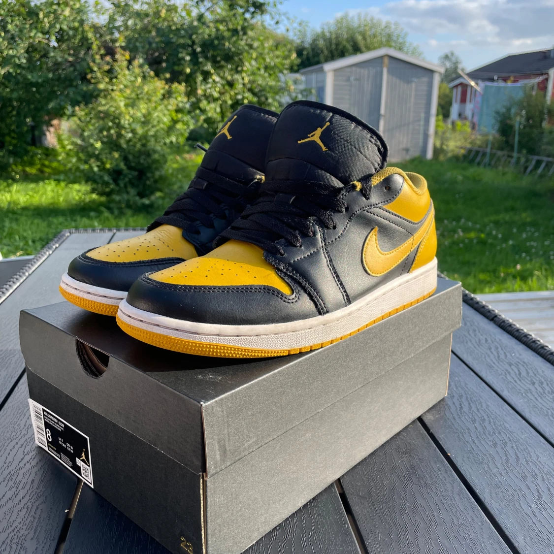 Nike Air Jordan 1 Low svart/gul