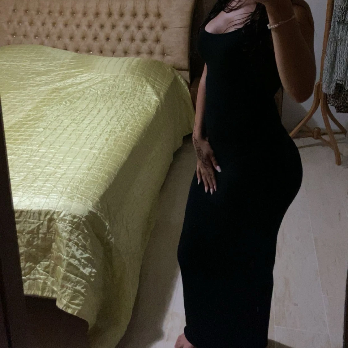 Svart långklänning med smal passform