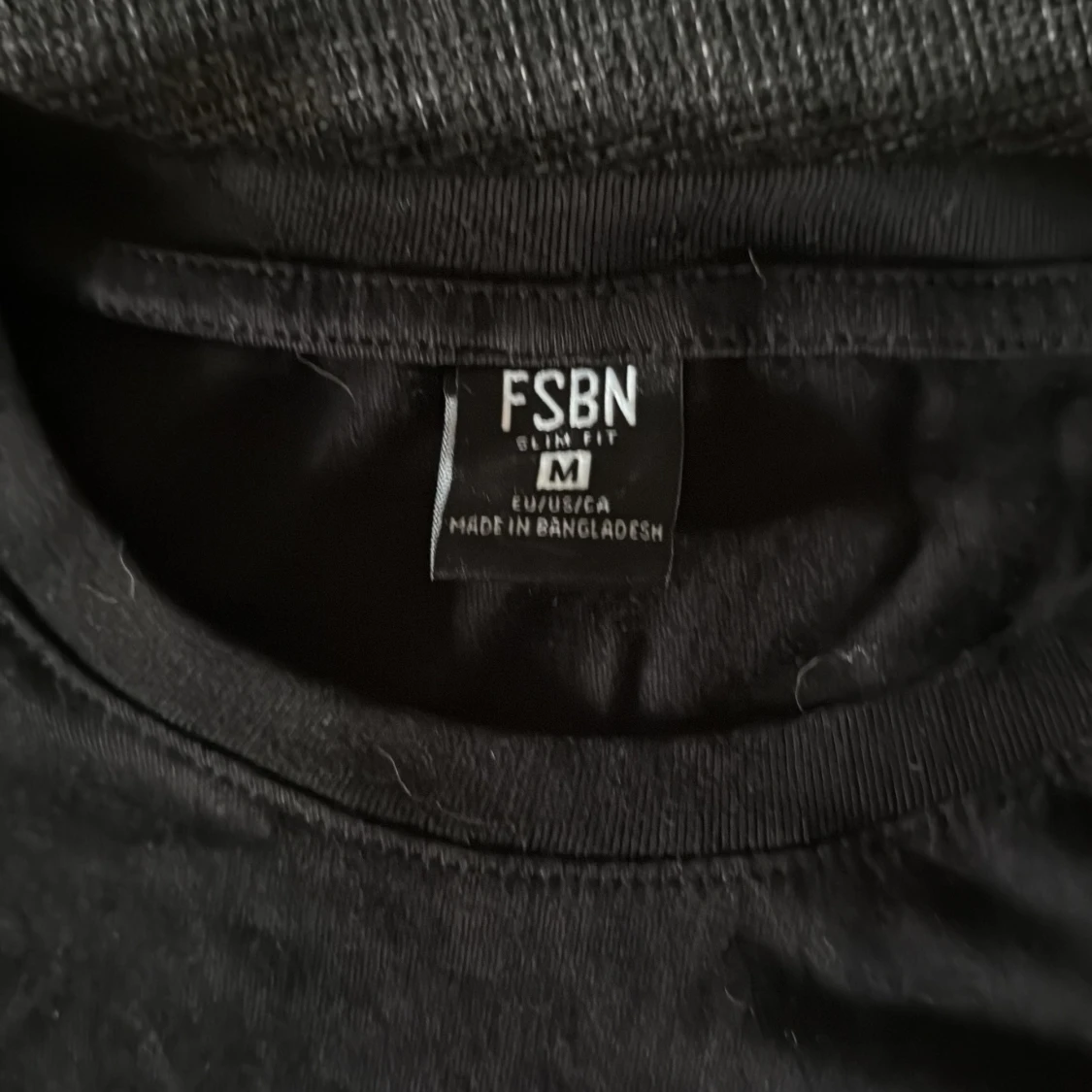 Svart slim fit t-shirt från FSBN - 2