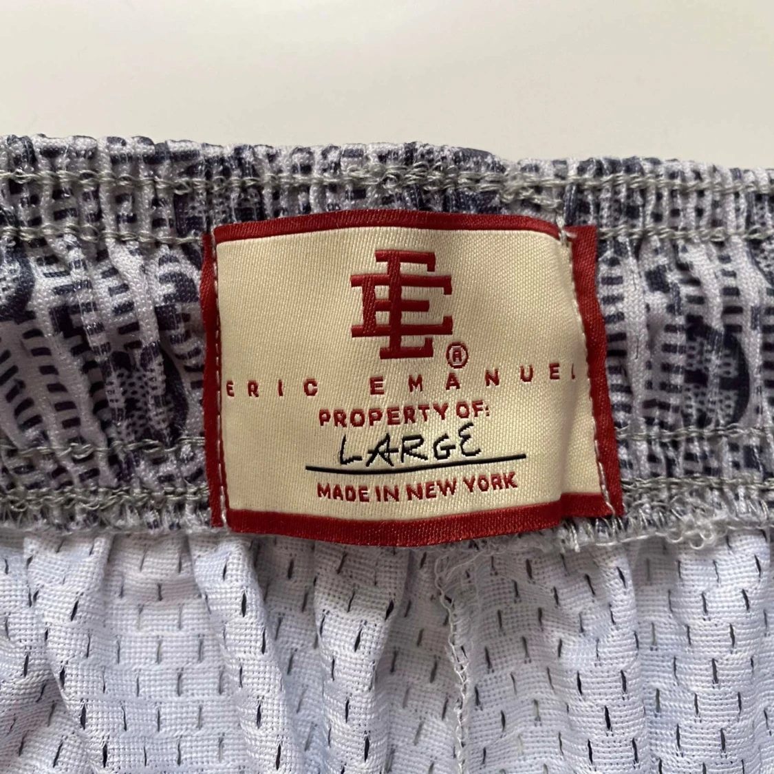 Gråmönstrade shorts med logga M - 3