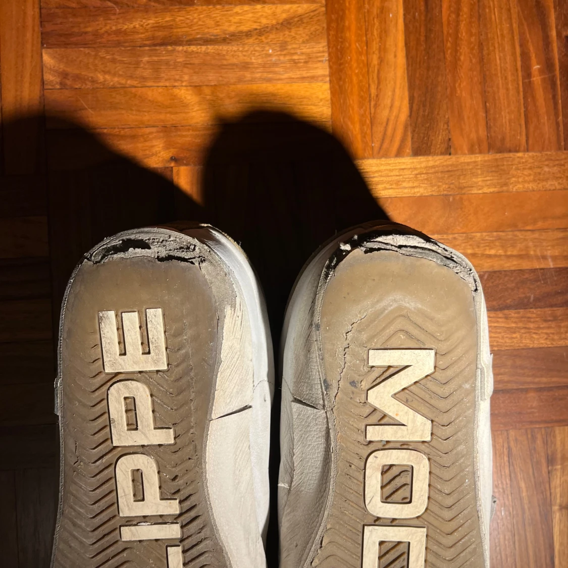 Philippe Model vita och brun-orangea sneakers - 3