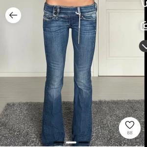 Jättesnygga diesel jeans - De är i superskick! Tveka inte vid frågor!! De första två bilderna är lånade men det är exakt samma jeans!!💕