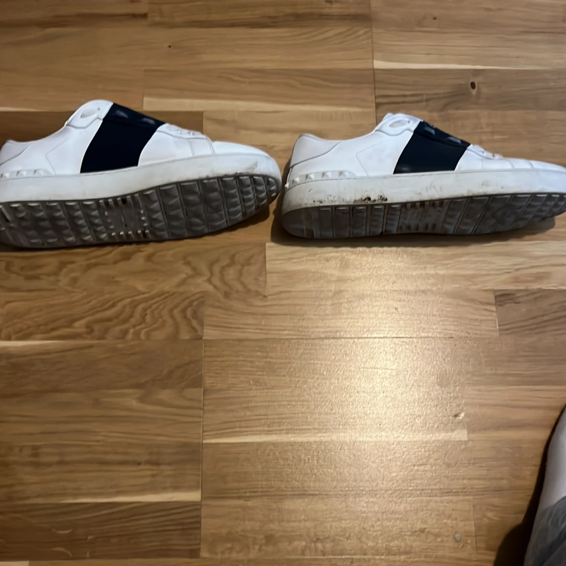 Valentino Garavani vita o blåa - 2