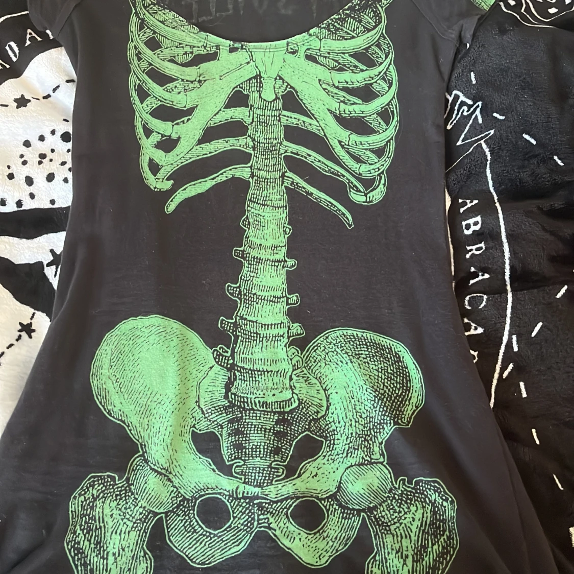 Svart klänning med skelett från Kreepsville 666 - 1