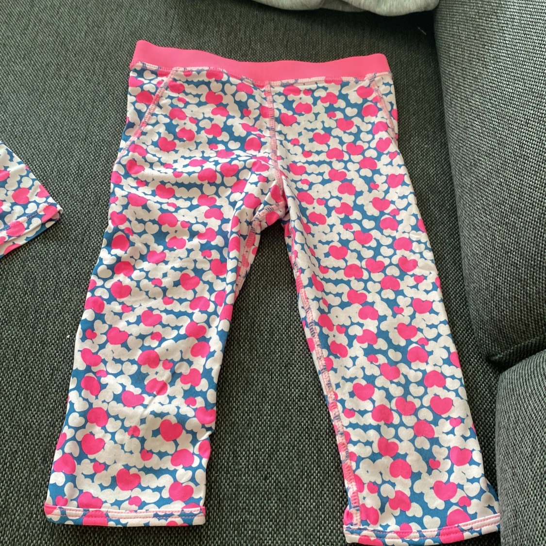 Färgglada leggings och tränings tröja från H&M Sport - 1