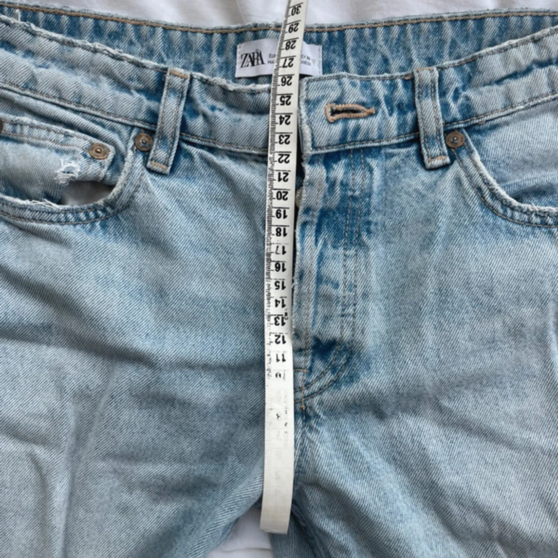 Ljusblå raka jeans från Zara - 2