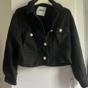 Zara jacka - Zara jacka i svart med strass detaljer