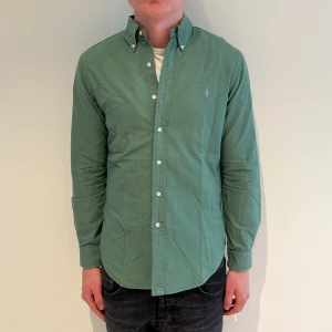 Ralph lauren skjorta  - Ralph lauren skjorta | Skick: 9,5/10 | S | Fraktar via postnord eller instabox på köparens bekostnad | Hör av dig vid minsta fråga eller fundering! 
