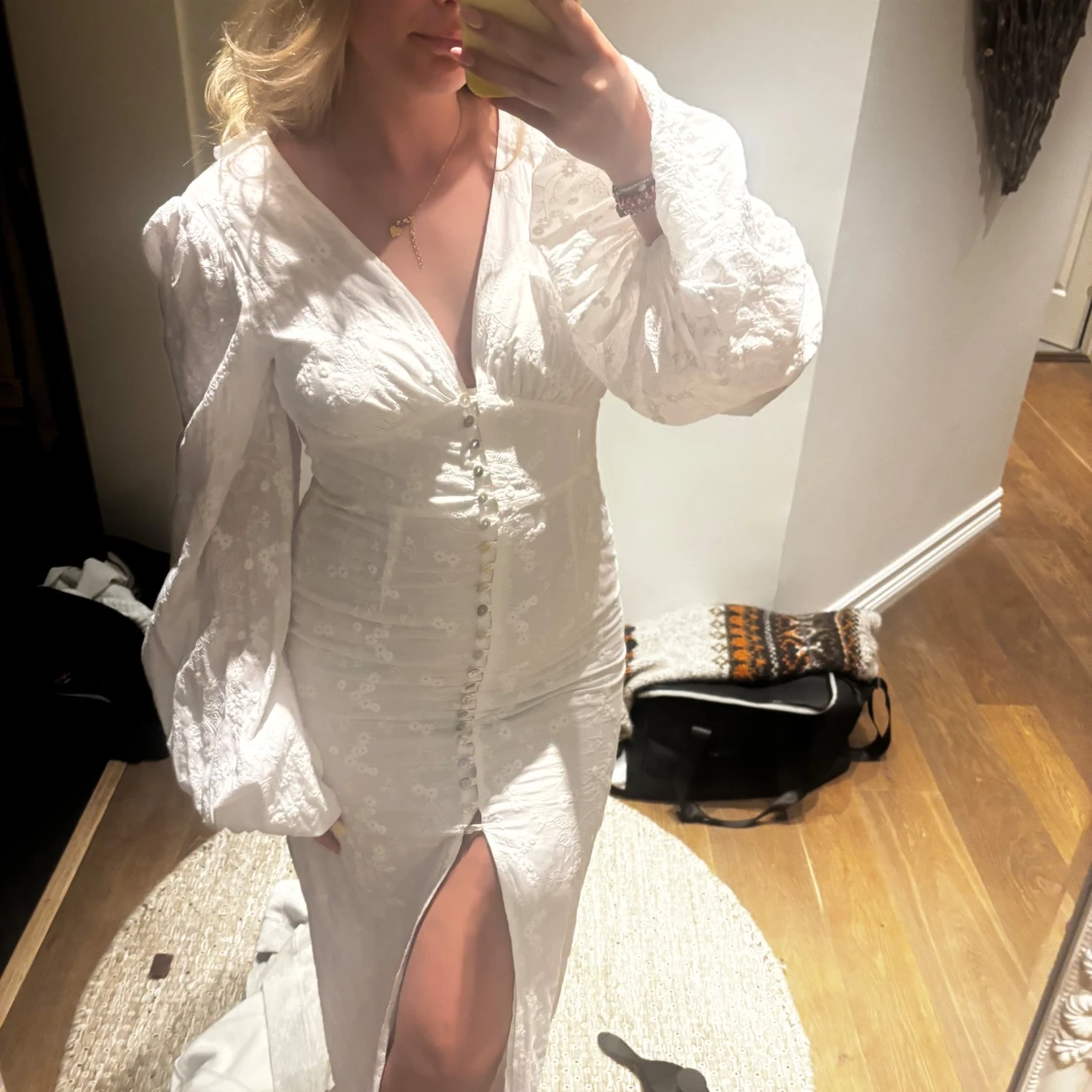 Vit långklänning med puffärmar - 4