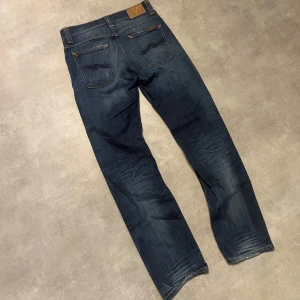 Nudie Jeans Average Joe - Nudie jeans Average Joe, storlek 30/32. Mycket gott skick ! Fin tvätt! Vid frågor kontakta. Allt gott