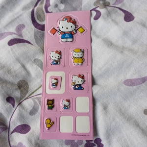 Hello kitty klistermärken - 3st är borta tho