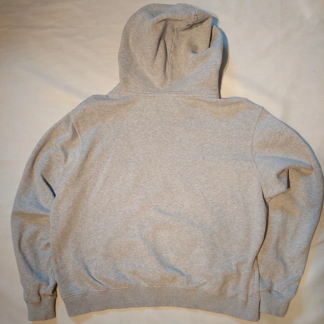 Grå hoodie från Axel Arigato - 1