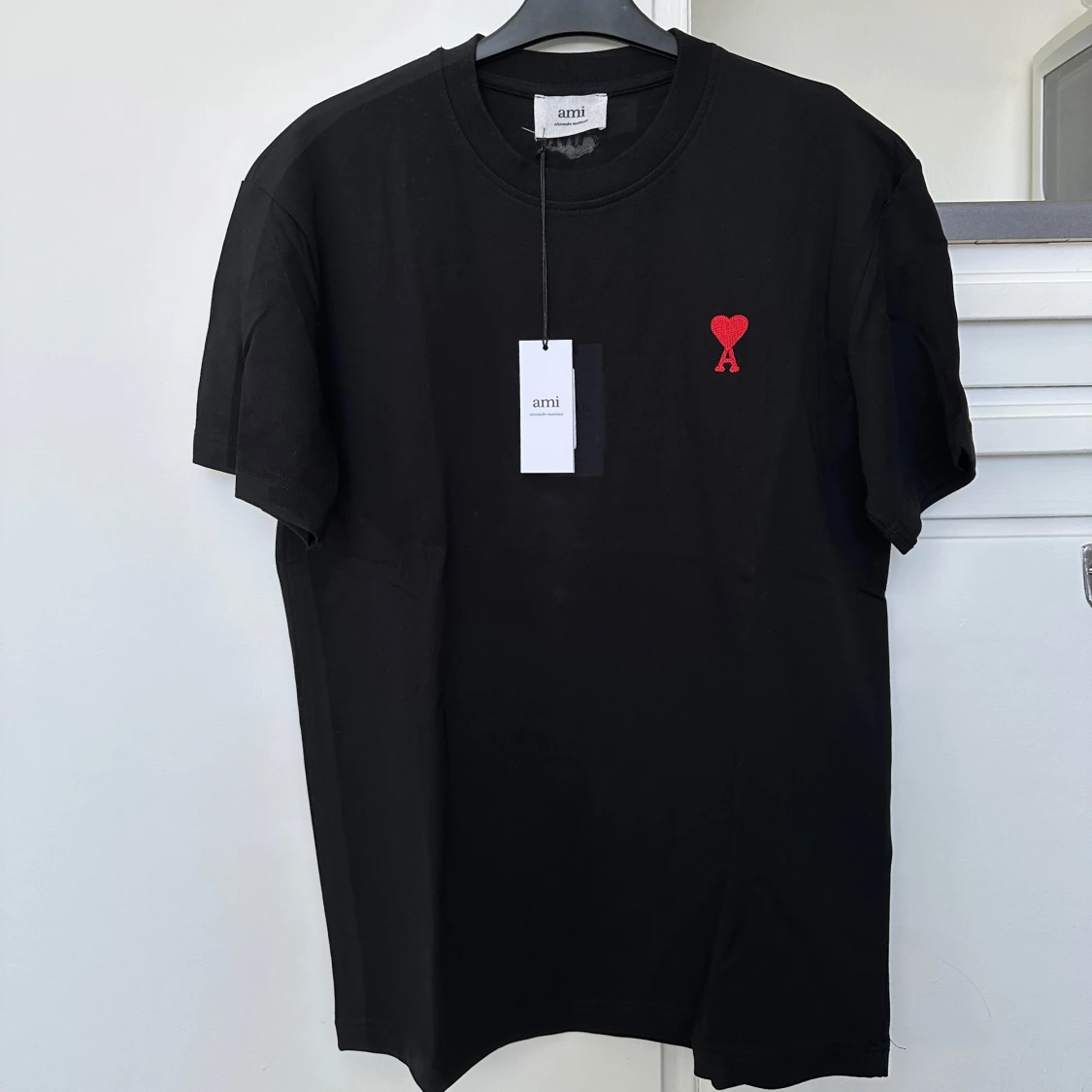 Svart t-shirt från Ami Paris♥️