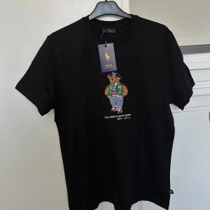 Svart t-shirt Polo Bear - Helt ny, Svart t-shirt från Polo Bear