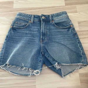 Jeans shorts - Jeans shorts som inte kommer till användning!!