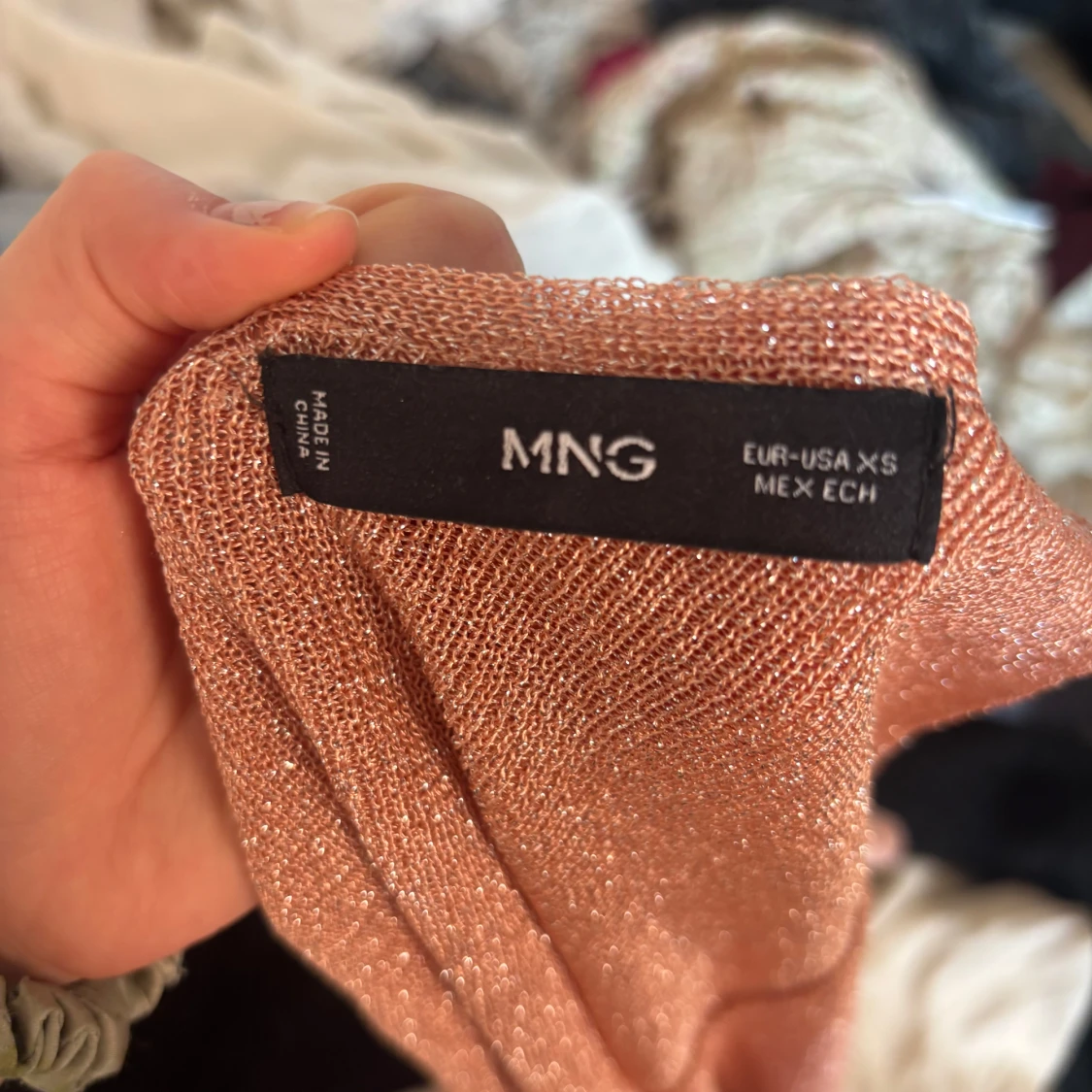 Glittrig rosa linnetopp från MNG - 1